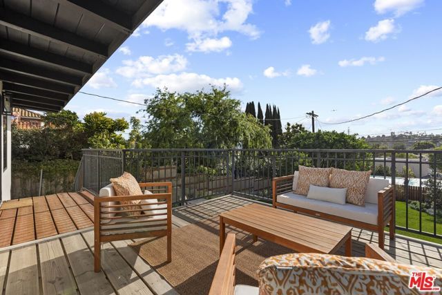 3152 Atwater Avenue, Los Angeles, CA 90039