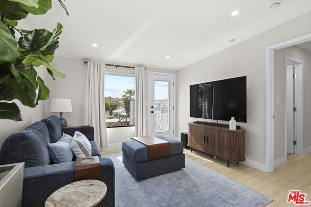 3152 Atwater Avenue, Los Angeles, CA 90039