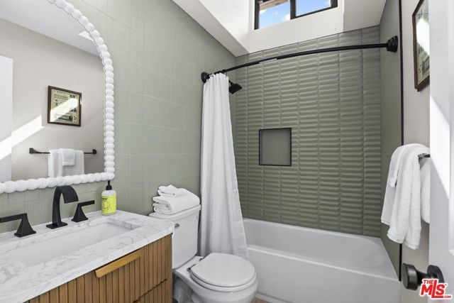 3152 Atwater Avenue, Los Angeles, CA 90039