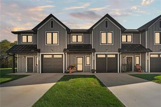 83 B SE 381 Road, Warrensburg, MO 64093