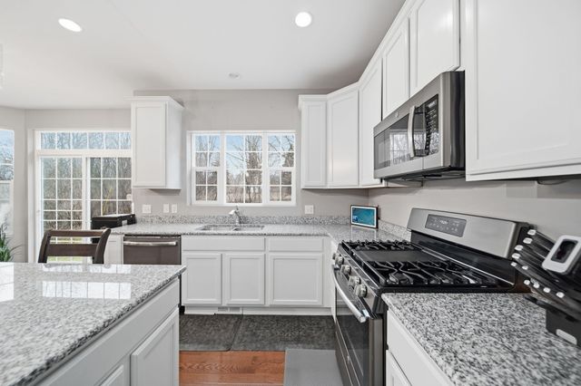 4070 Magnolia Parkway, Jackson, MI 49201