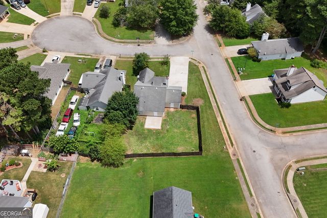 1501 N Hampton Court, Hampton, GA 30228