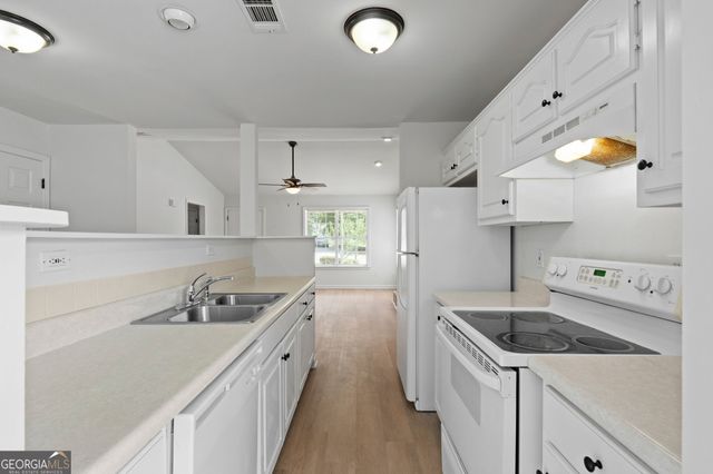 1501 N Hampton Court, Hampton, GA 30228