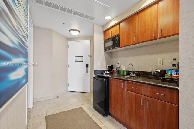 18001 Collins Ave 2010, Sunny Isles Beach, FL 33160