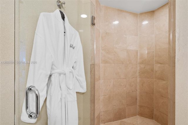 18001 Collins Ave 2010, Sunny Isles Beach, FL 33160