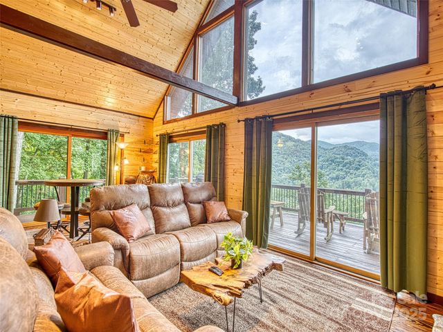 171 Jade Drive, Clyde, NC 28721