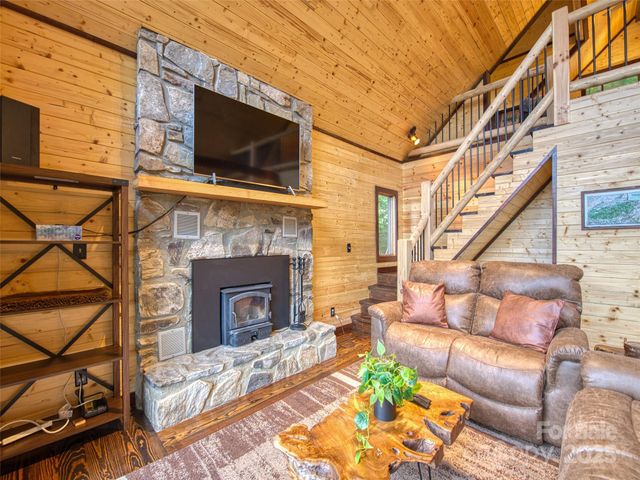 171 Jade Drive, Clyde, NC 28721