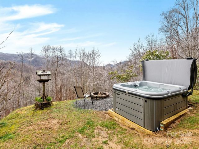 171 Jade Drive, Clyde, NC 28721