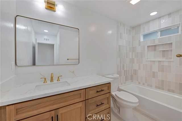 328 E 213th St, Carson, CA 90745