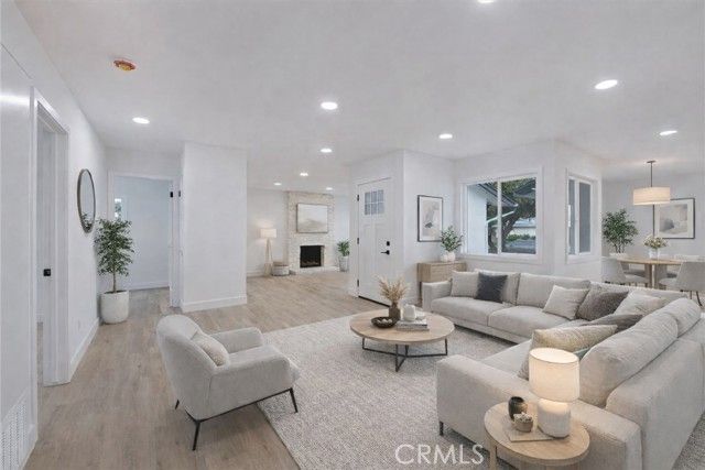 328 E 213th St, Carson, CA 90745