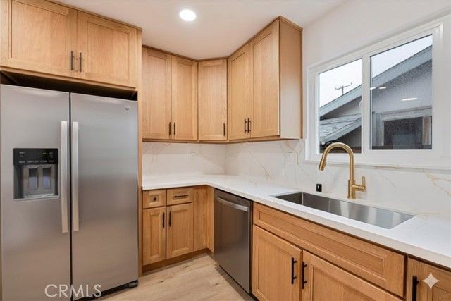 328 E 213th St, Carson, CA 90745