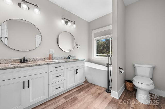 1724 Ivey Court, Maiden, NC 28650