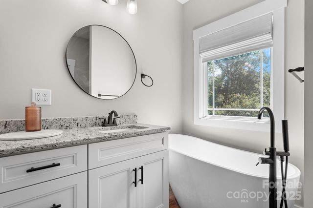 1724 Ivey Court, Maiden, NC 28650