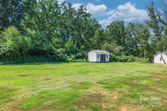 1724 Ivey Court, Maiden, NC 28650