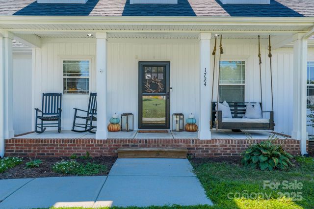 1724 Ivey Court, Maiden, NC 28650