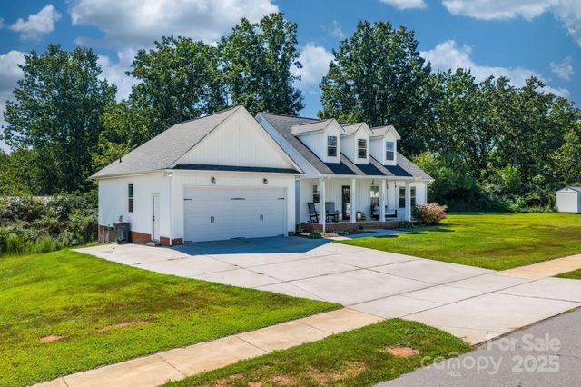 1724 Ivey Court, Maiden, NC 28650