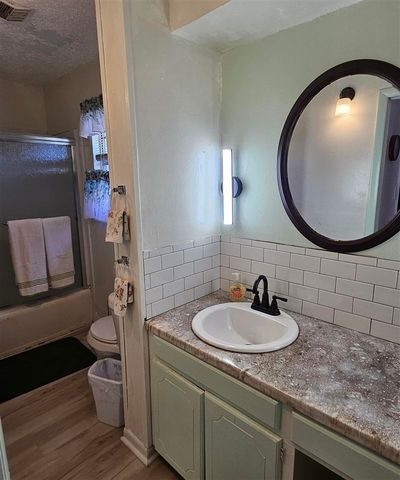 1212 E Hermosa, Frederick, OK 73542