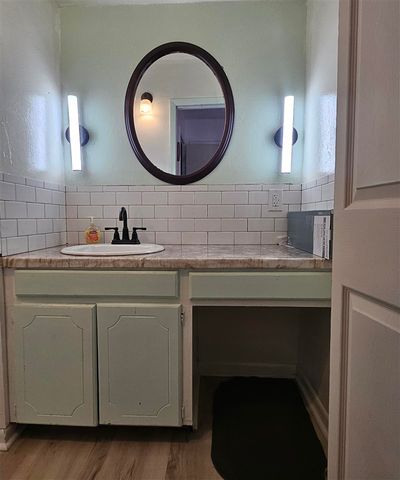 1212 E Hermosa, Frederick, OK 73542