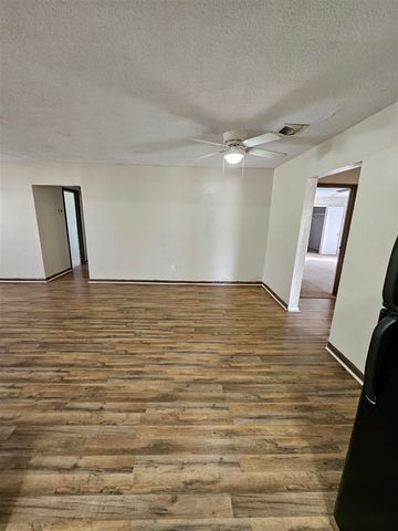 1212 E Hermosa, Frederick, OK 73542