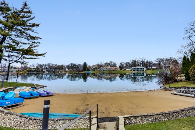 1 N Dee Road 1B, Park Ridge, IL 60068