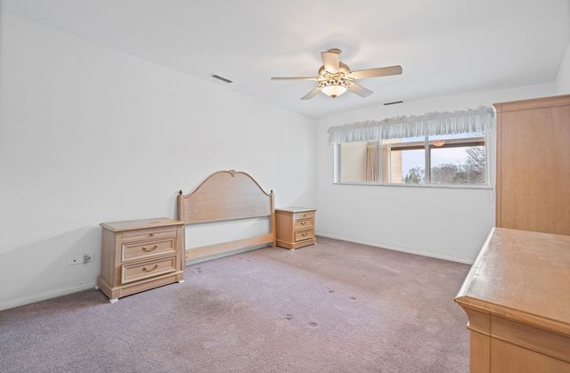 1 N Dee Road 1B, Park Ridge, IL 60068