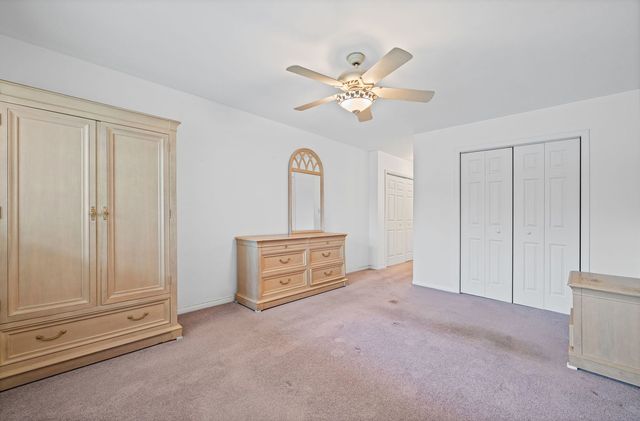 1 N Dee Road 1B, Park Ridge, IL 60068