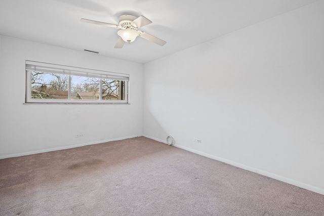 1 N Dee Road 1B, Park Ridge, IL 60068