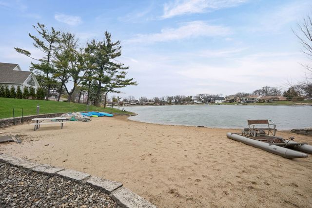 1 N Dee Road 1B, Park Ridge, IL 60068