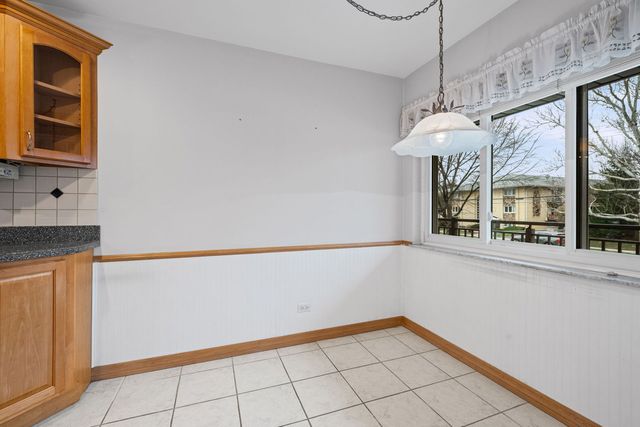 1 N Dee Road 1B, Park Ridge, IL 60068