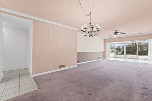 1 N Dee Road 1B, Park Ridge, IL 60068