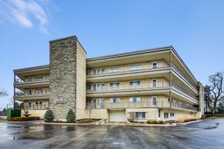 1 N Dee Road 1B, Park Ridge, IL 60068
