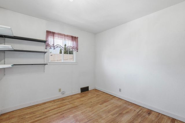 1424 E EMPIRE Ave, Spokane, WA 99207
