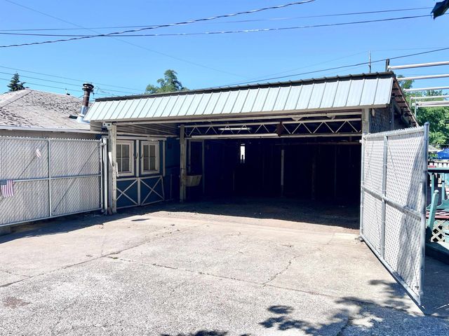 1424 E EMPIRE Ave, Spokane, WA 99207