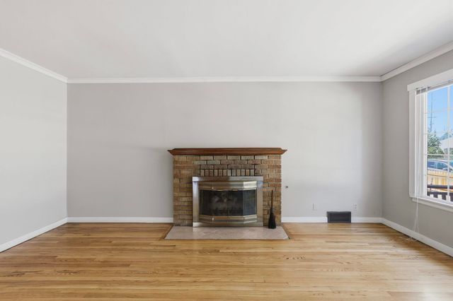 1424 E EMPIRE Ave, Spokane, WA 99207