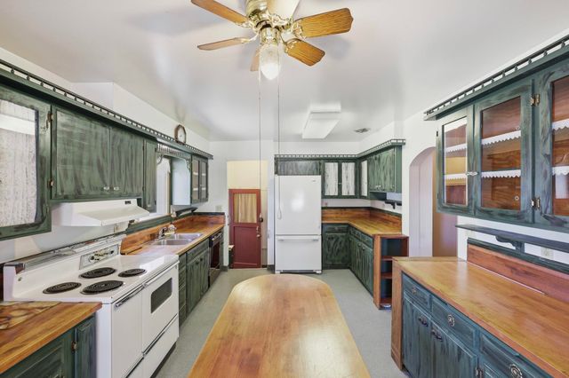 1424 E EMPIRE Ave, Spokane, WA 99207