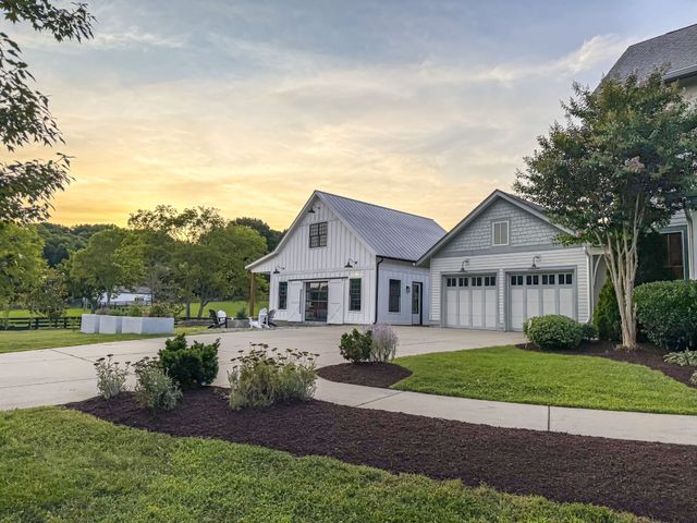 6502 Peytonsville Arno Rd, College Grove, TN 37046