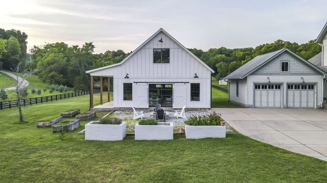 6502 Peytonsville Arno Rd, College Grove, TN 37046