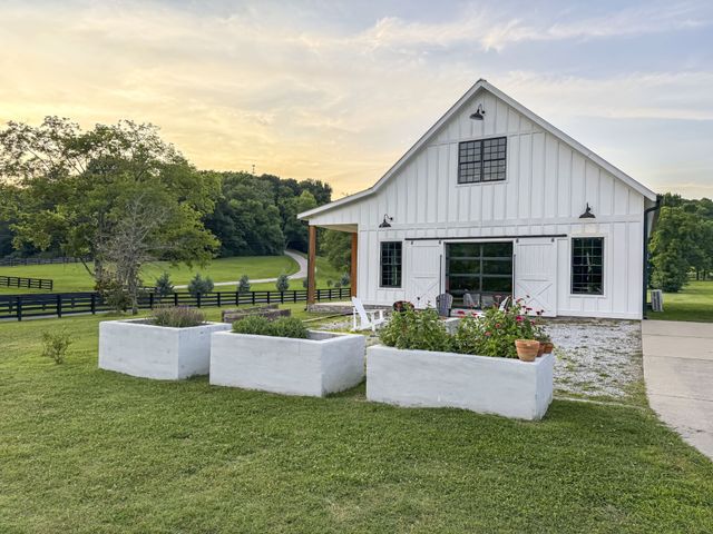 6502 Peytonsville Arno Rd, College Grove, TN 37046