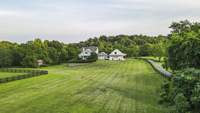 6502 Peytonsville Arno Rd, College Grove, TN 37046