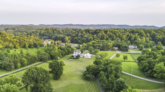 6502 Peytonsville Arno Rd, College Grove, TN 37046