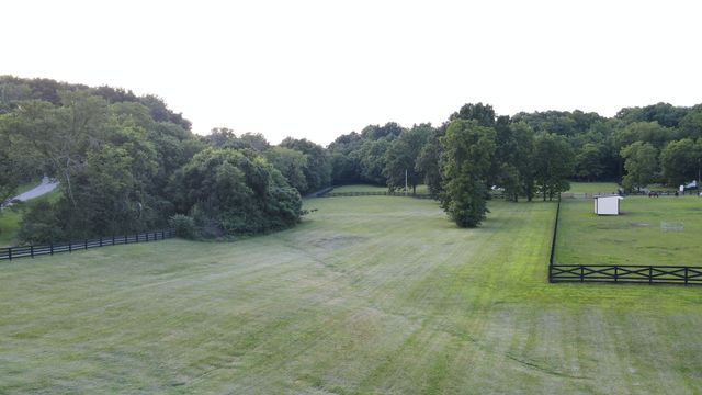6502 Peytonsville Arno Rd, College Grove, TN 37046