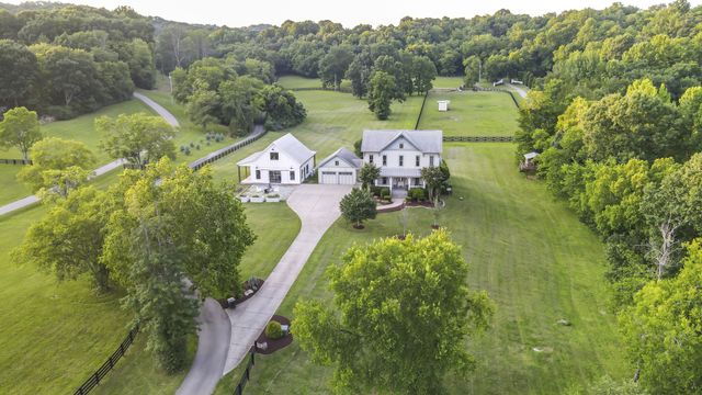 6502 Peytonsville Arno Rd, College Grove, TN 37046