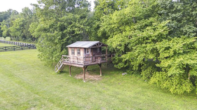 6502 Peytonsville Arno Rd, College Grove, TN 37046