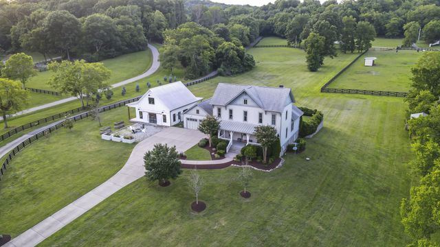 6502 Peytonsville Arno Rd, College Grove, TN 37046