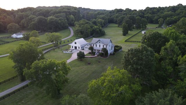 6502 Peytonsville Arno Rd, College Grove, TN 37046