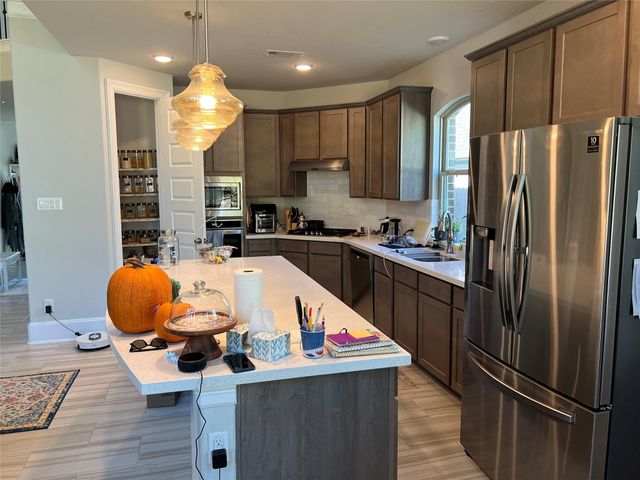 120 Wake Valley Court, Conroe, TX 77304