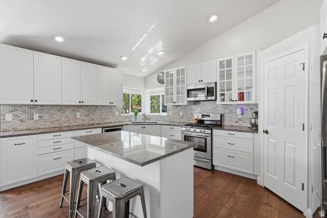 241 S RIVER BEND CT, Lehi, UT 84043