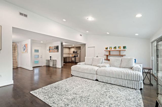 3427 Saint Cloud Circle, Dallas, TX 75229