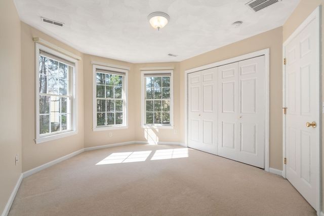 1 Silver Brook Rd, Salem, NH 03079