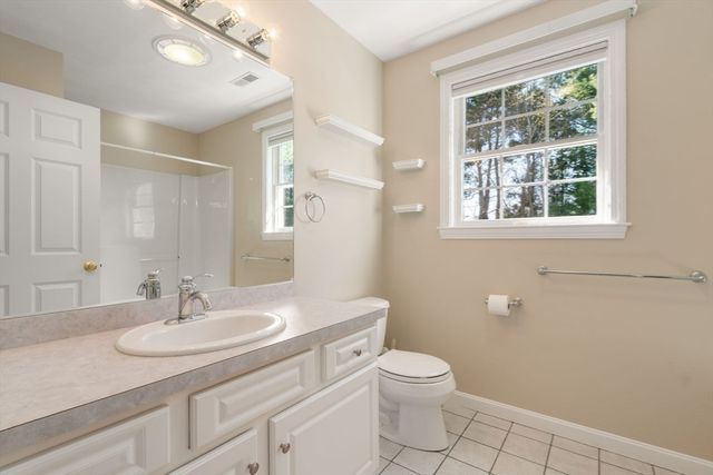1 Silver Brook Rd, Salem, NH 03079